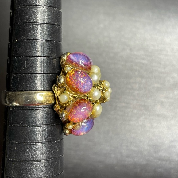 Vintage Opal Glass High Dome Adjustable Ring Size 7 Imitation Pearl Like A Cake - Picture 4 of 12